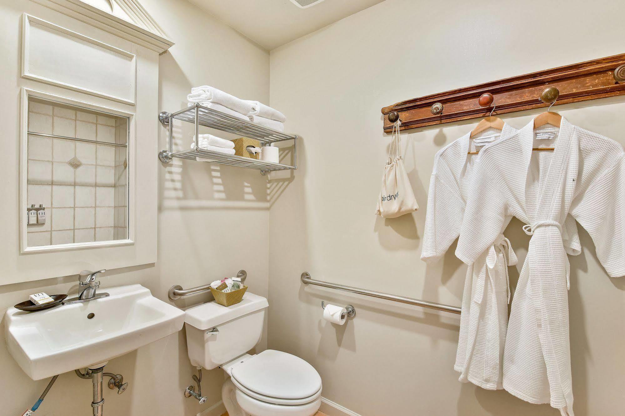 Mill Valley Inn Hotel 3*